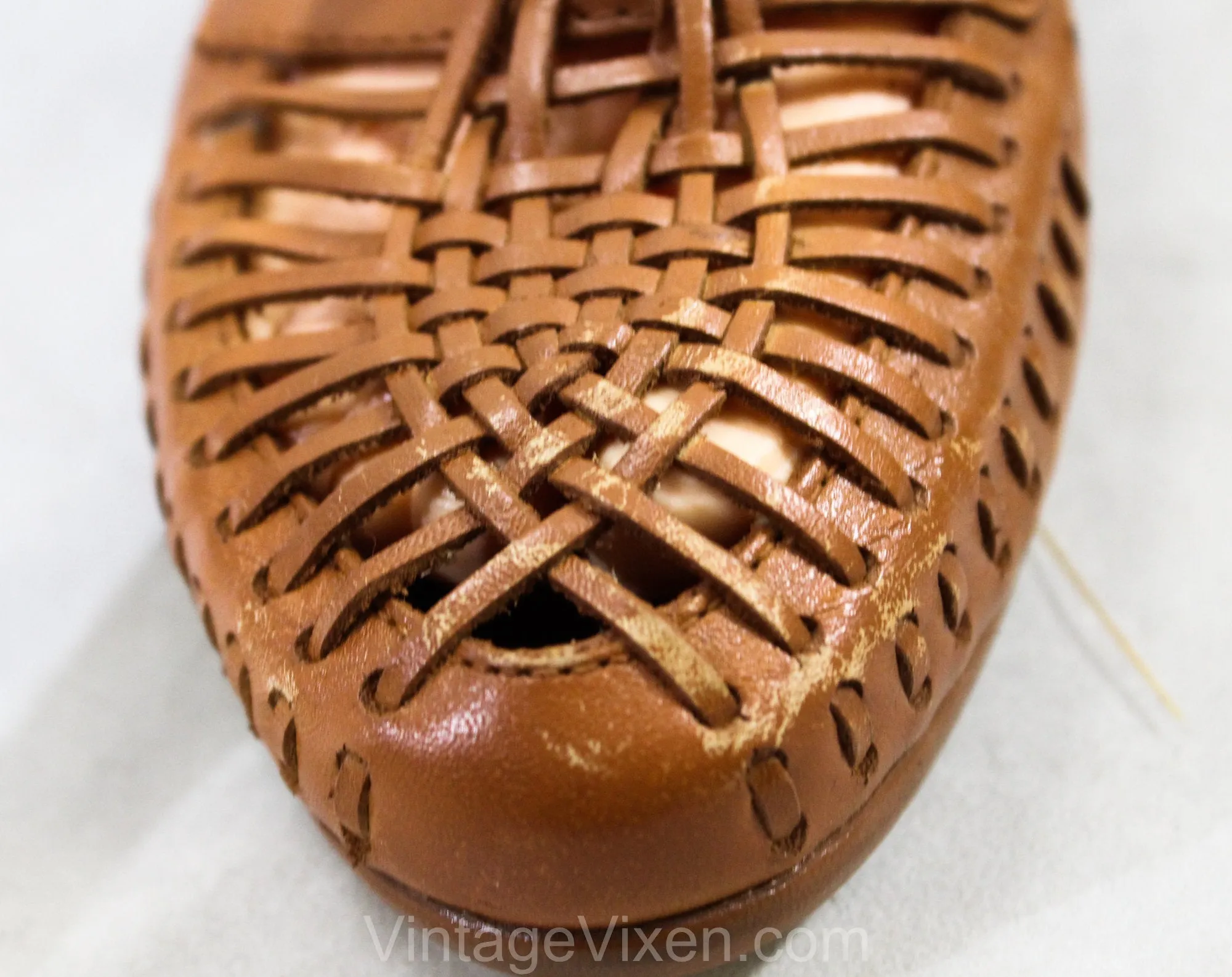 Size 6.5 Leather Shoes - Cute Tan Huarache Style Design - 1990s Light Brown Boho Flats with Woven Trim - Made in USA - 90s Deadstock 6 1/2 M
