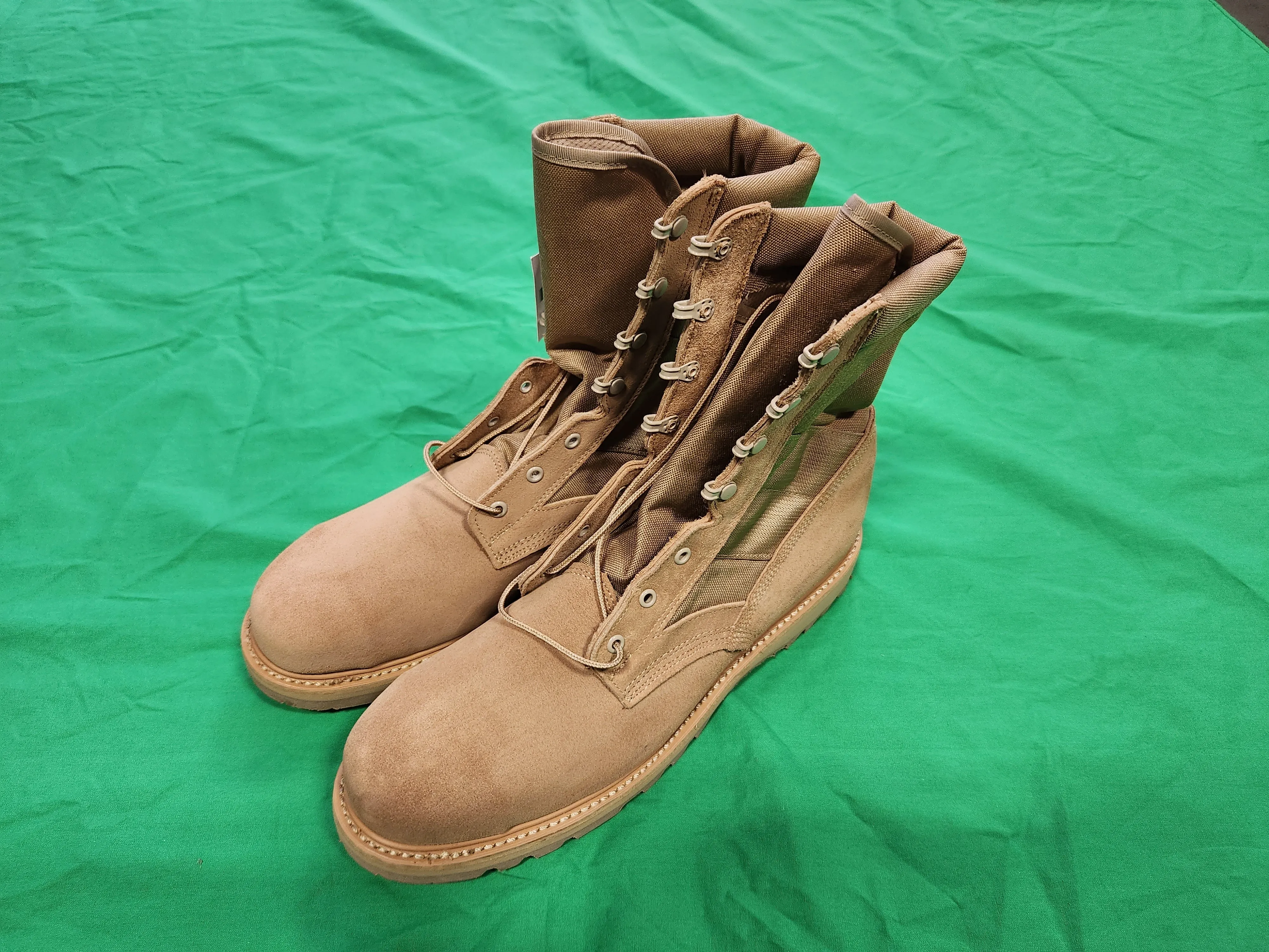 Thorogood Steel Toe Boot, Hot Weather, Desert Tan, 12.5W - New/Open Box